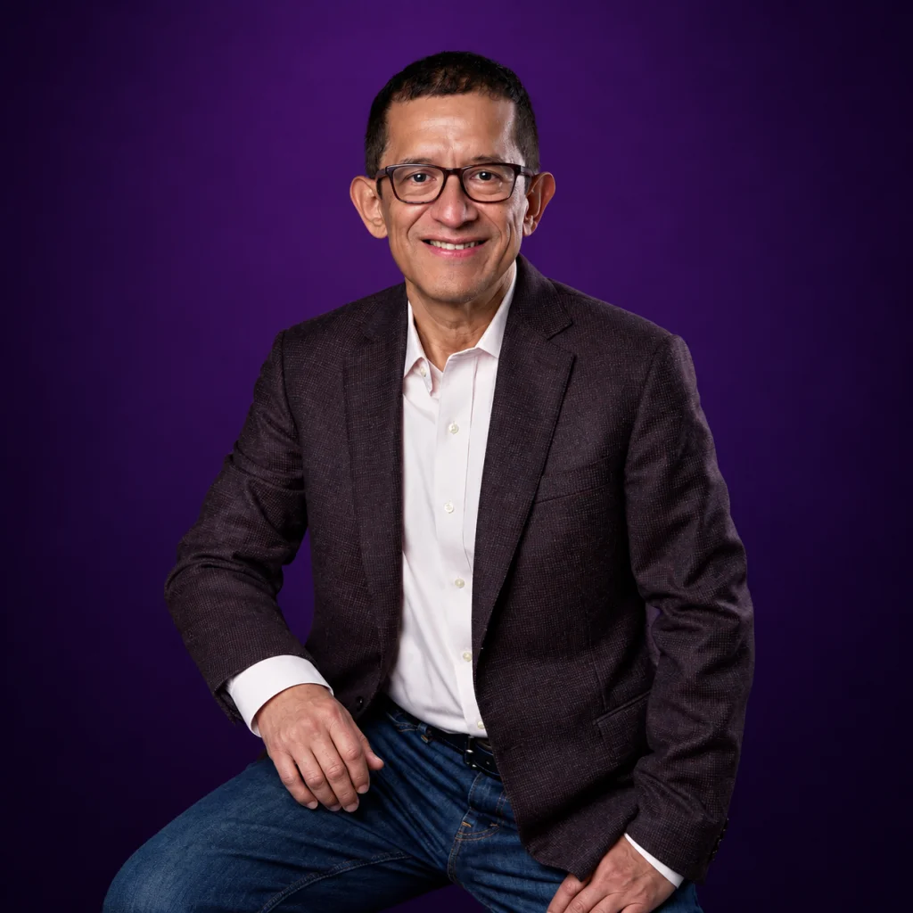 CARLOS VIVAR